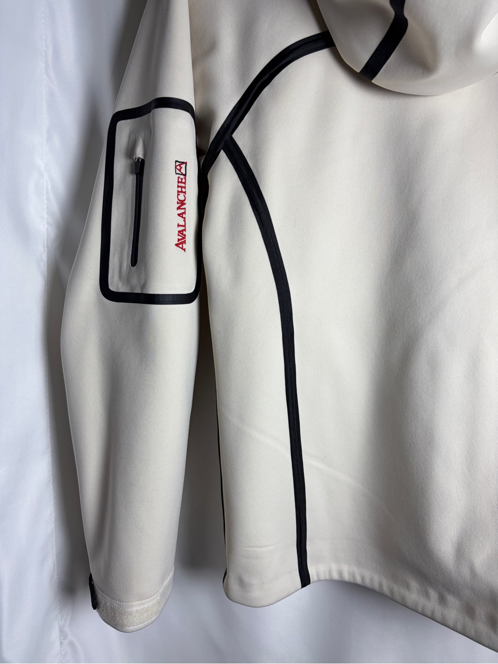Avalanche Torrent Softshell Jacket W/ Hood Cream Black Made In Usa Size Med — image 8 of 8